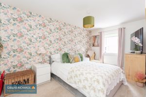 Bedroom- click for photo gallery